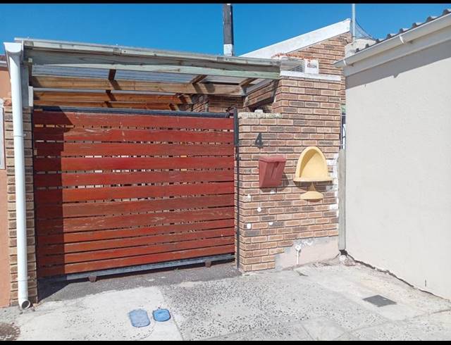 3 BEDROOM HOUSE FOR SALE IN STRANDFONTEIN